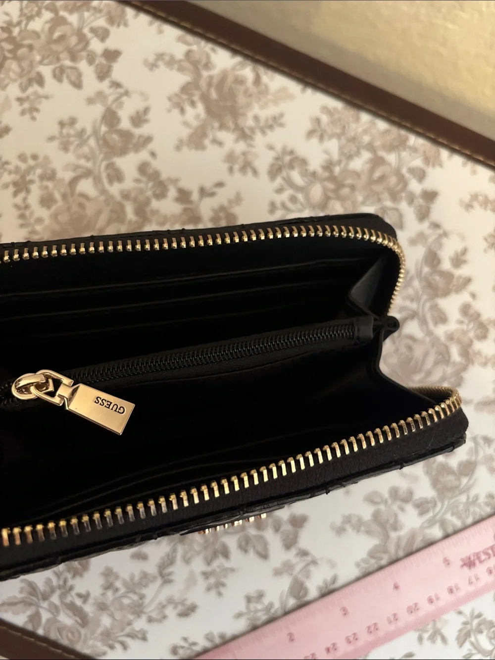 Guess Chevron Quilted Compact Black Leather Wallet Clutch for Bag Like New
